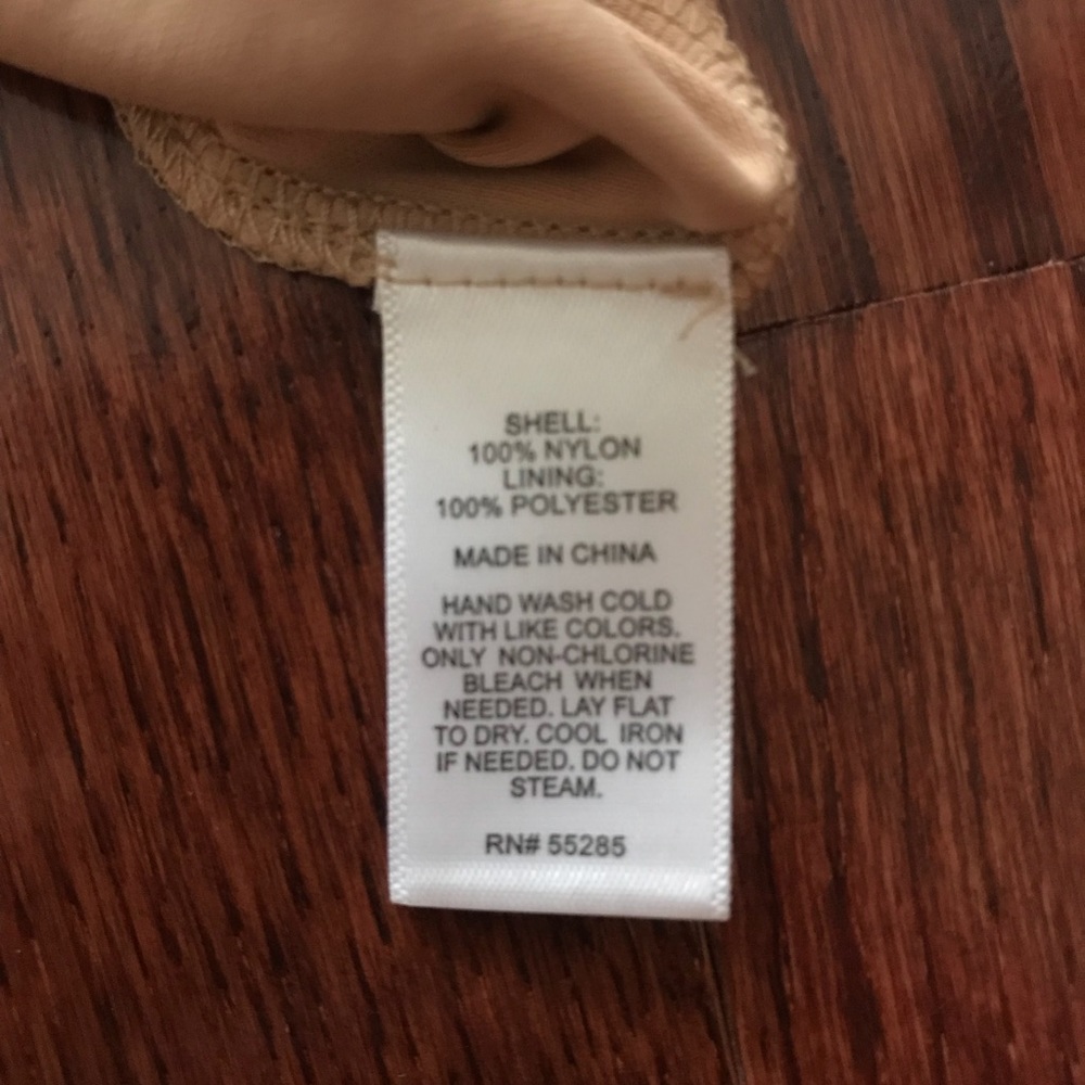 NWOT Express lace crop top - Picture 5 of 8